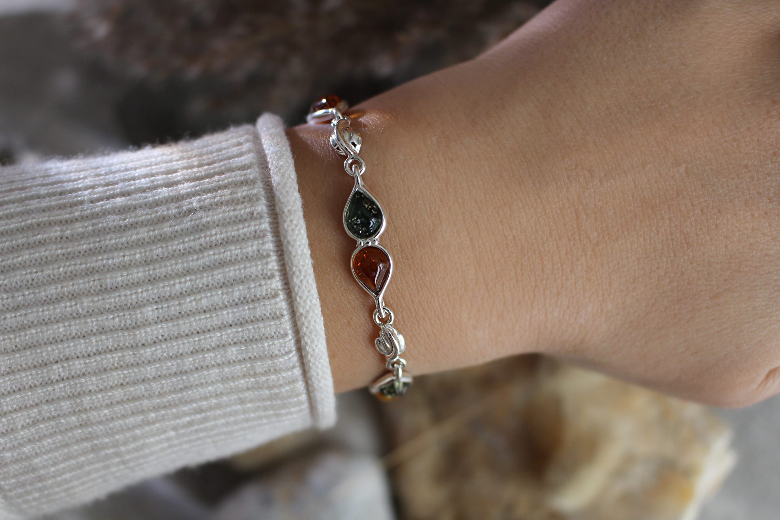 Jantárový náramok v striebre Dvojičky viacfarebný