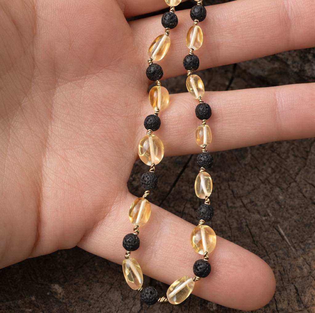 Jantárový náhrdelník Žltý jantár a lávový kameň