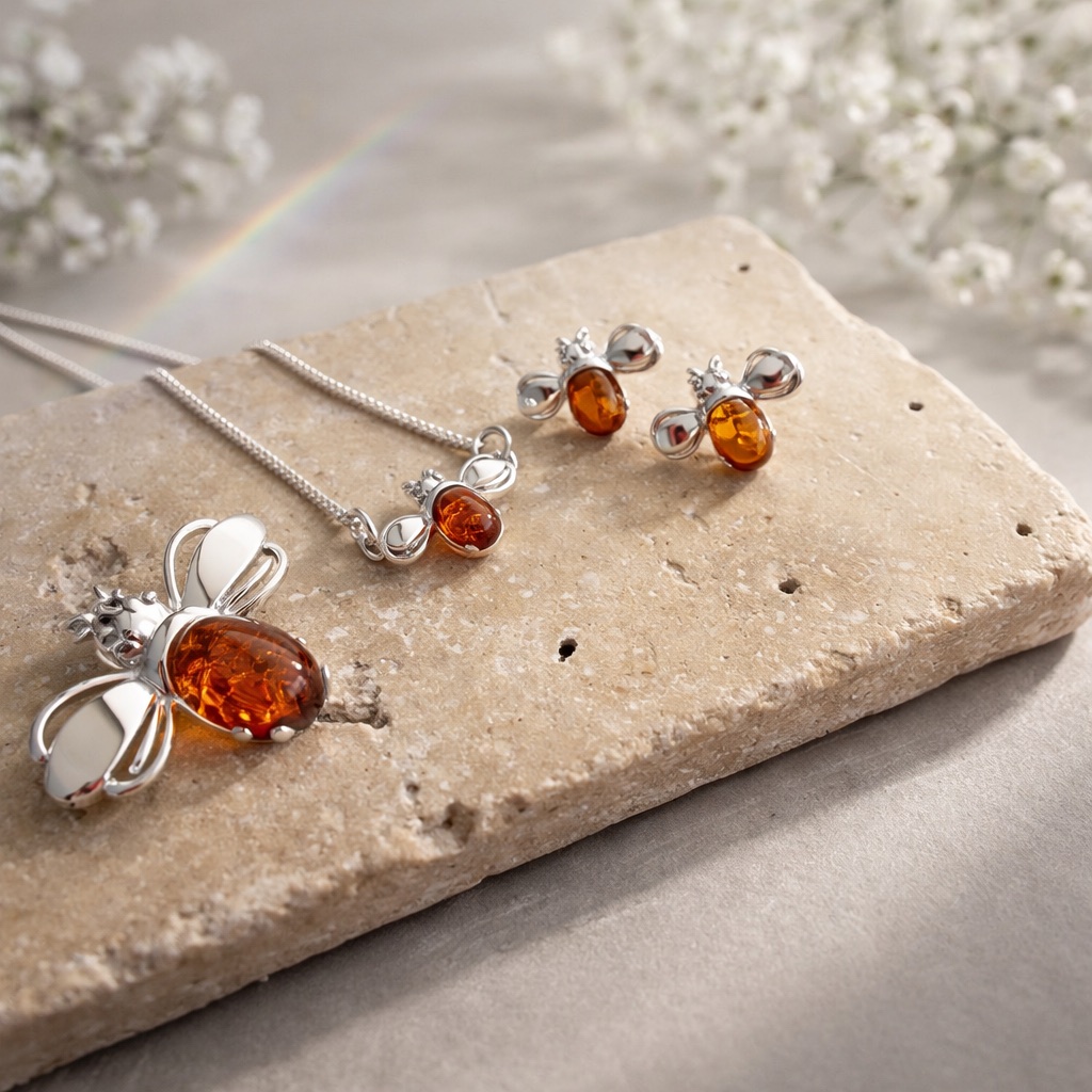 Jantárové šperky v striebre z kolekcie Včela medonosná